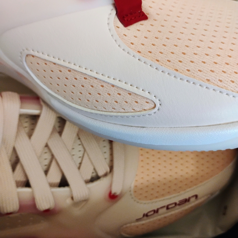 Women's Cute New Jordan Men's Heir Series Treat Yourself Shoes - Picture 9 of 9